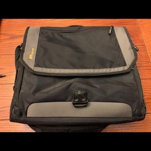 Targus computer messenger bag